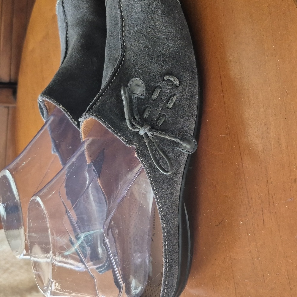 Naturalizer Gray Suede Loafers. Size 9.5 - Picture 2 of 5